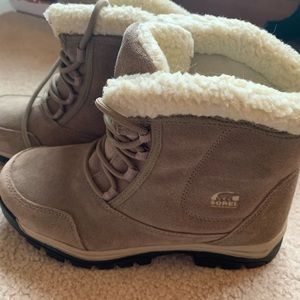 Sorel tan suede boots